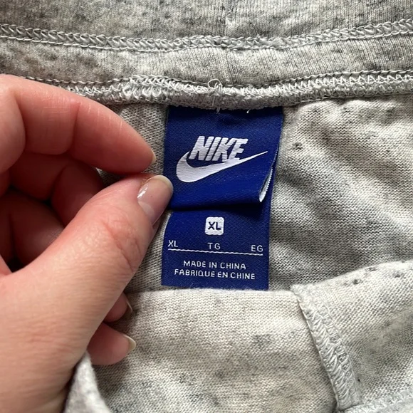 Nike Capris - Picture 5 of 5